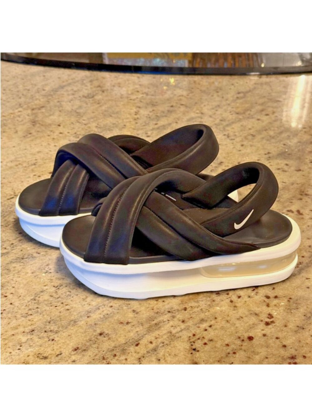 Nike Air Max Isla Sandal Black Sail FJ5929-002 Women's Size 7